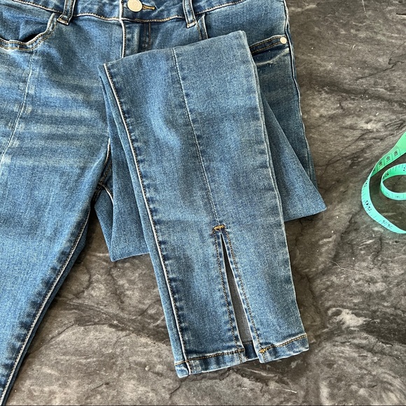 Split Design Jeans 👖 - Picture 3 of 8